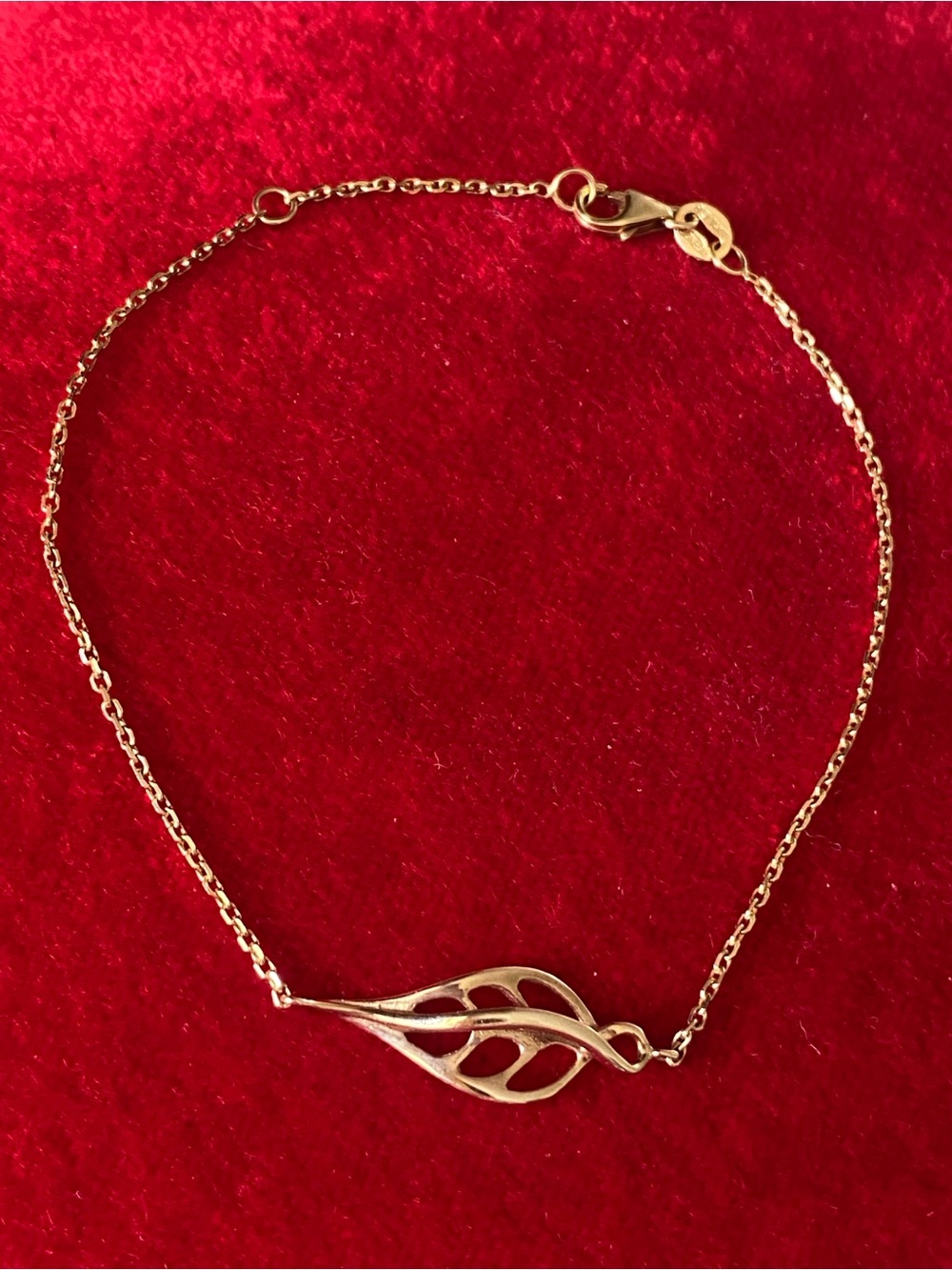 Na Hoku - 14K Gold Adjustable Hawaiian Maile Leaf Bracelet